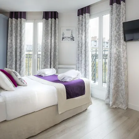 Cluny Square 3*