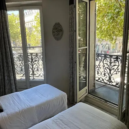 Cluny Square פריז