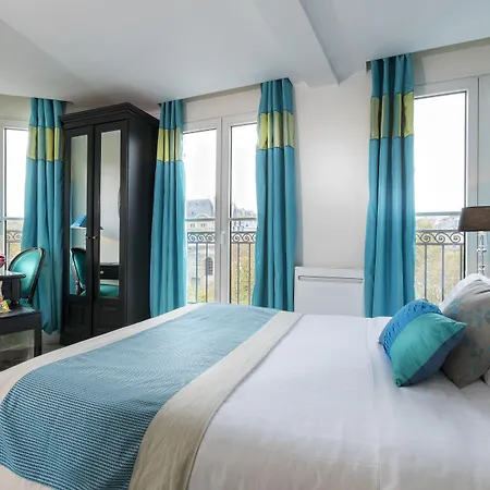 Cluny Square מלון 3*