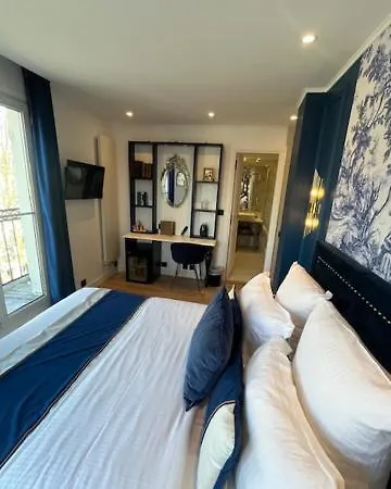 Cluny Square 3*