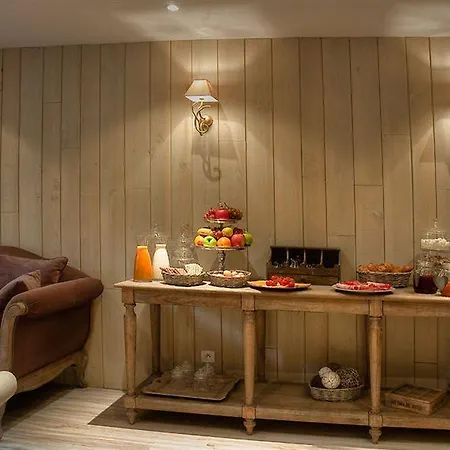 Cluny Square Hotel 3*