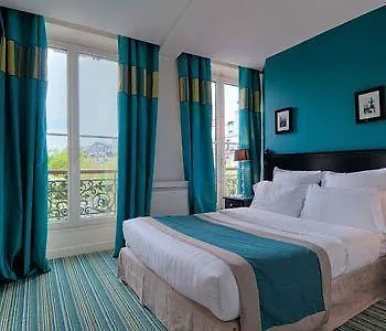Cluny Square Hotel 3*