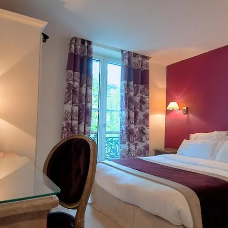 Cluny Square Paris
