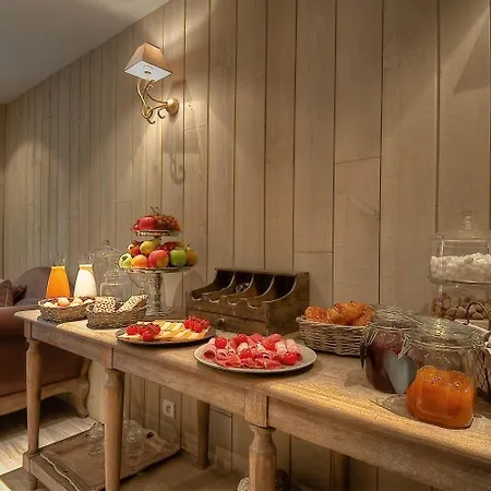 Hotell Cluny Square 3*