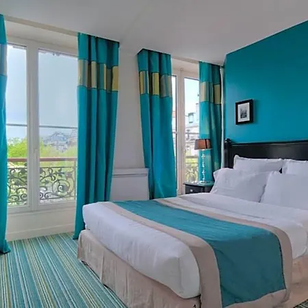 Cluny Square Hotell 3*