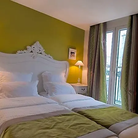 Cluny Square Hotell 3*