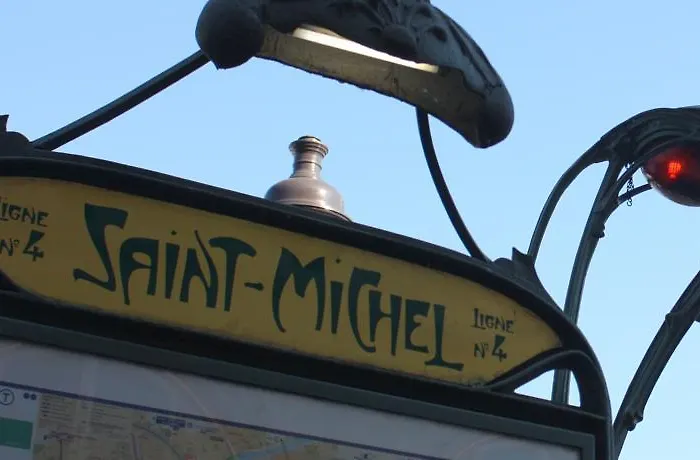 Cluny Square Hotel 3*