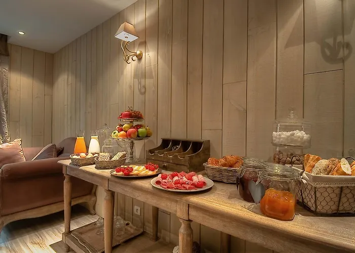Otel Cluny Square 3*