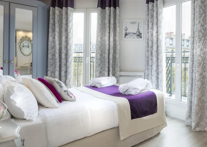 Cluny Square Otel