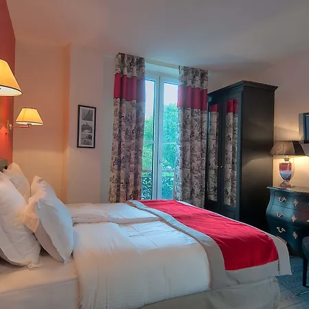 Hotel Cluny Square 3*