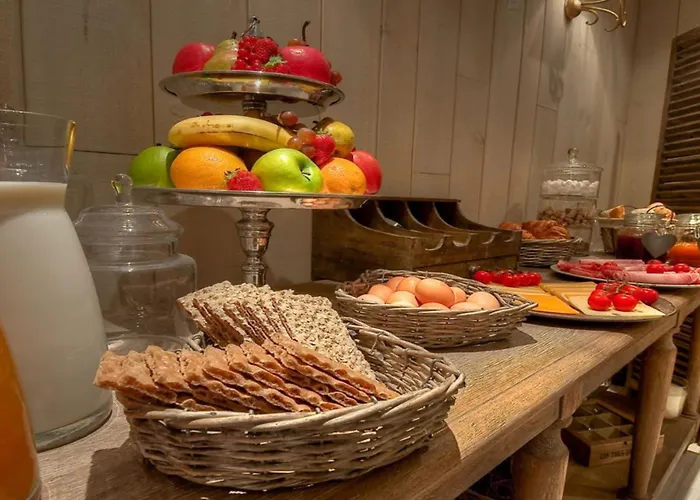 Hotel Cluny Square 3*