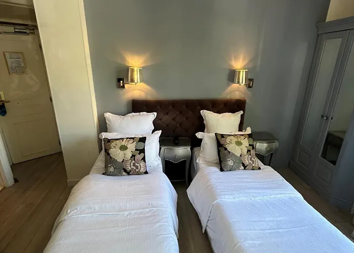 Cluny Square Hotel