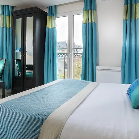 Otel Cluny Square 3*