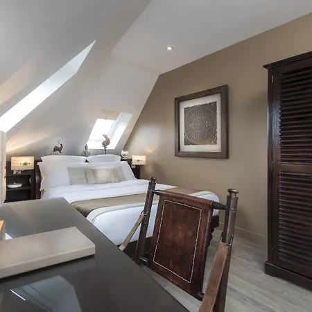 Otel Cluny Square 3*