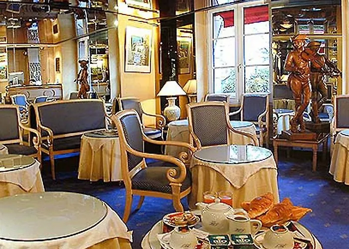 Cluny Square Otel 3*